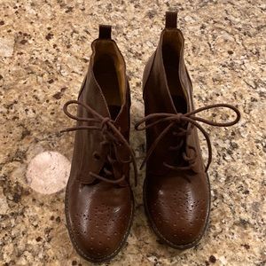 Medium brown Oxford ankle boot